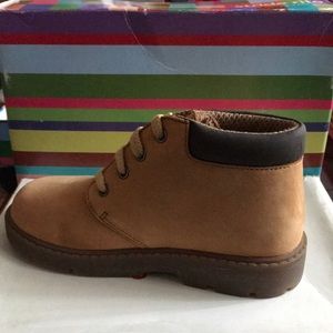 Boys boots